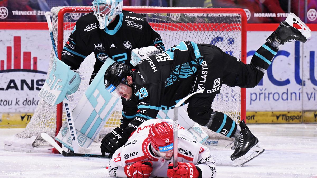 Nabídli jsme Třinci góly svými hloupostmi, litoval Patera po porážce v úvodním duelu